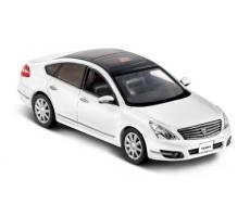 Модель автомобиля Nissan Teana, White
